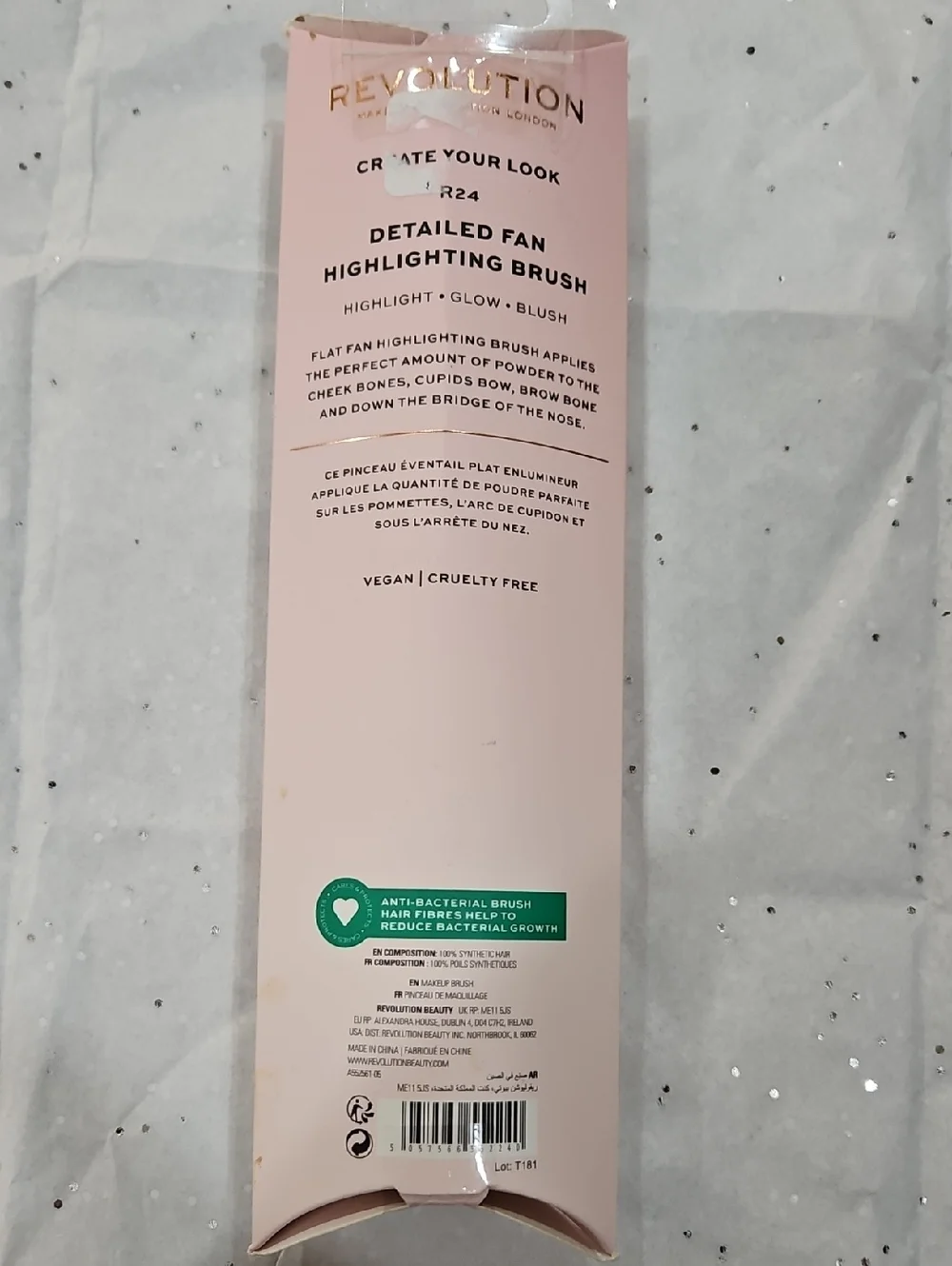 NWT Revolution Pink & Rose Gold‎ Fan Highlighting Brush R24